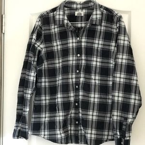 Women’s Old Navy Size L Plaid Button Down shirt